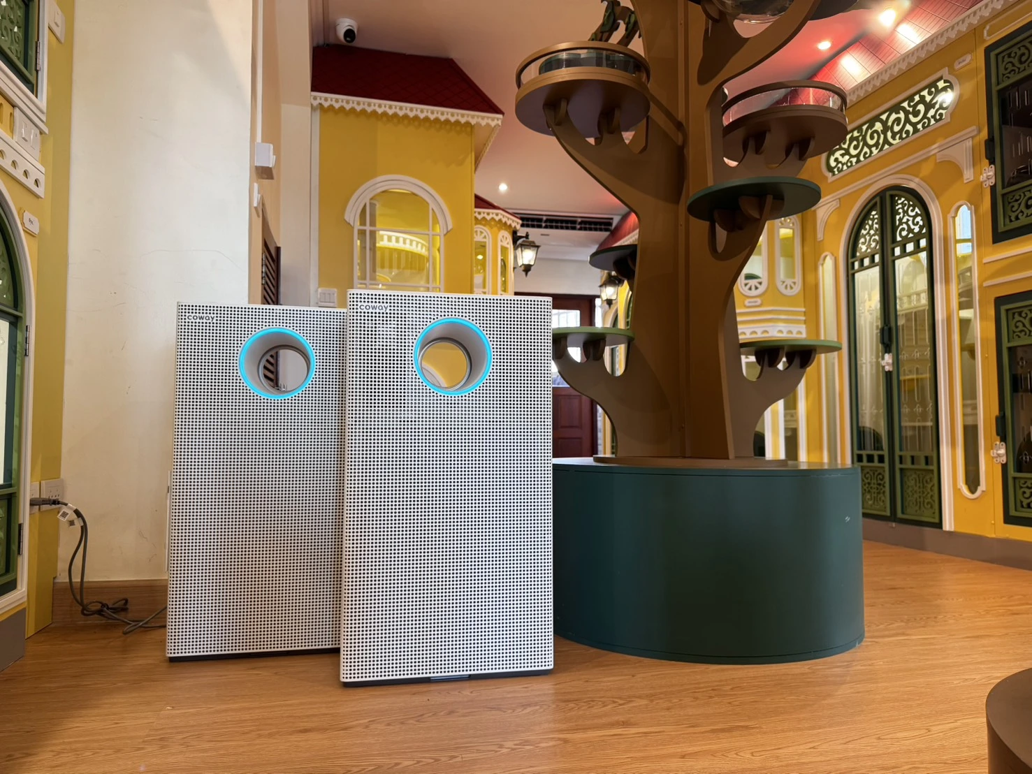 เครื่องฟอกอากาศมาตรฐานภายในโรงแรมแมว Wimanmeow Cat Hotel ช่วยกรองอากาศให้สะอาดและปลอดภัยสำหรับน้องแมว