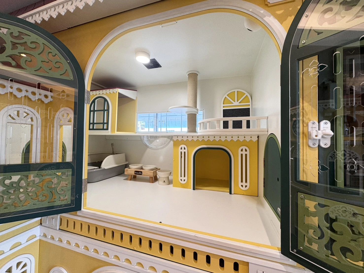 ห้องพักแมวระบบปิดส่วนตัวของโรงแรมแมว Wimanmeow Cat Hotel แยกเป็นสัดส่วน สะอาด ปลอดภัย