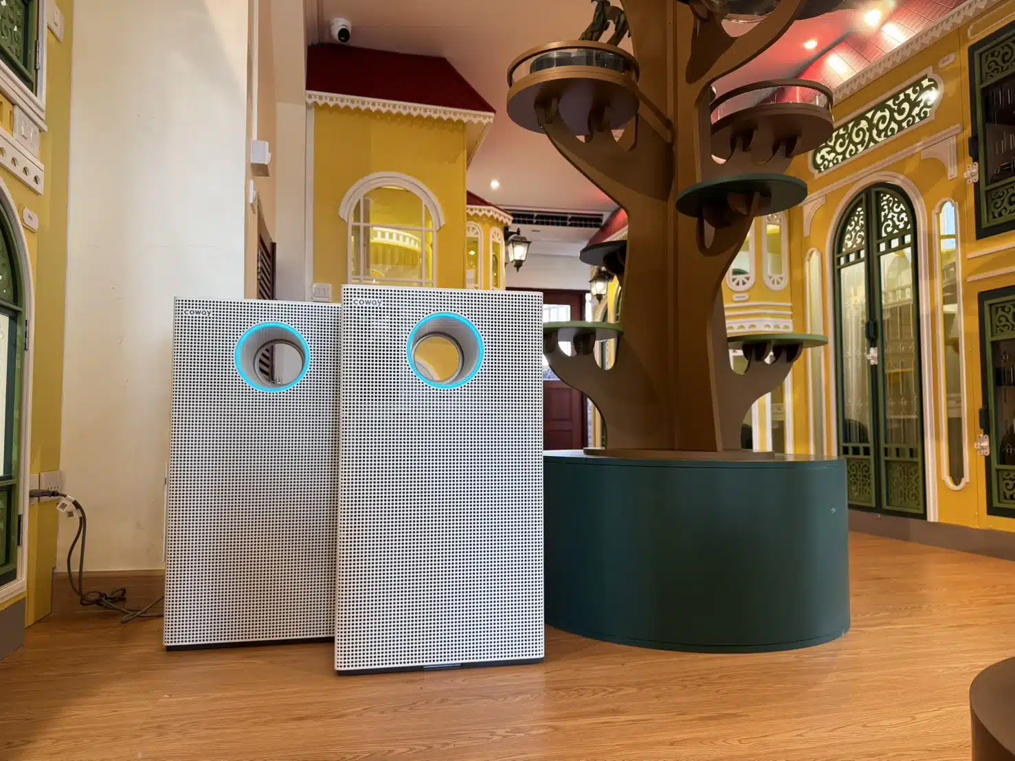 เครื่องฟอกอากาศมาตรฐานภายในโรงแรมแมว Wimanmeow Cat Hotel ช่วยกรองอากาศให้สะอาดและปลอดภัยสำหรับน้องแมว